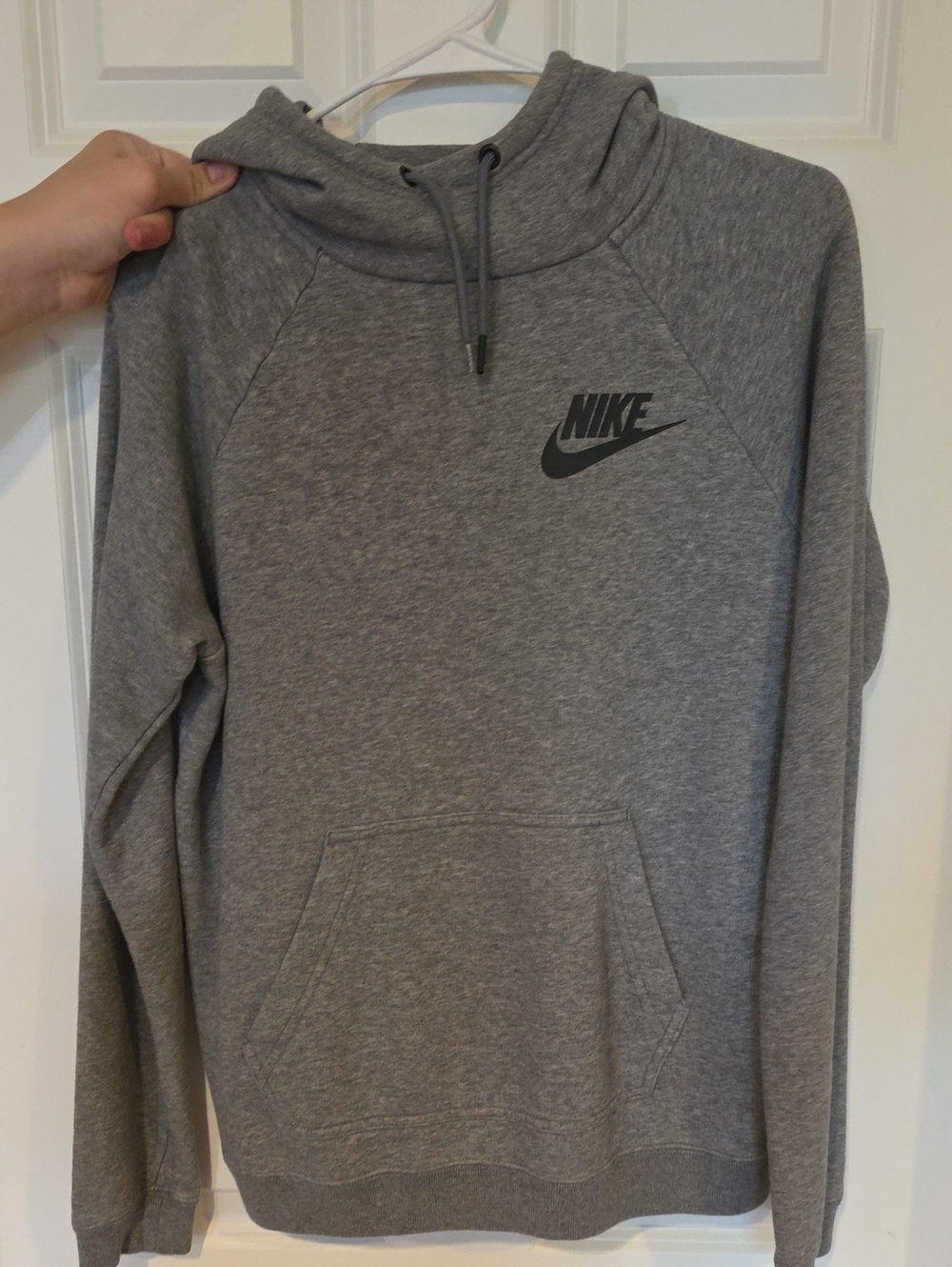 Nike Men’s Gray Crewneck Sweatshirt with Logo